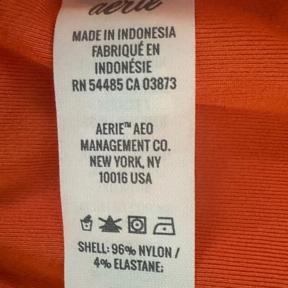 New Aerie Women’s Swimsuit Top Ribbed Lettuce Hem Size M Longline Bikini Orange